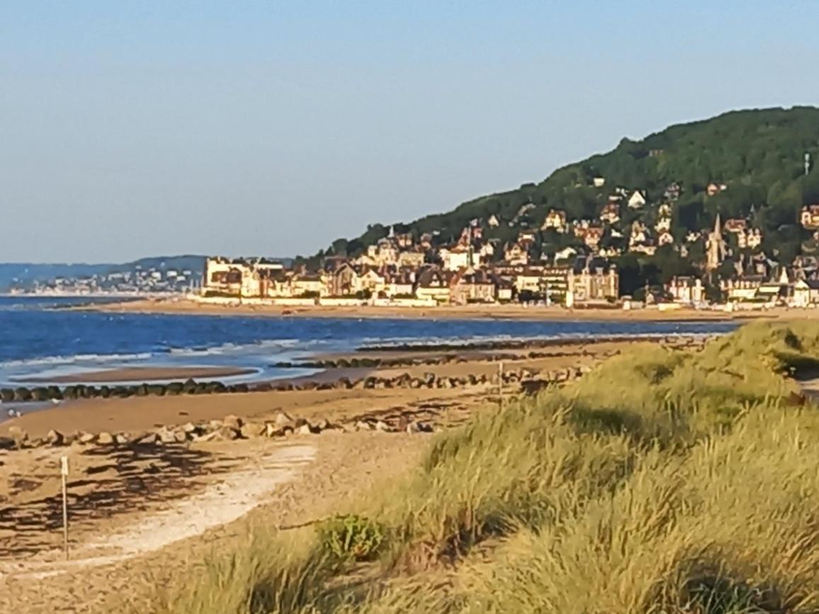 O Douceurs Sucrees Cabourg Bed and Breakfast Εξωτερικό φωτογραφία